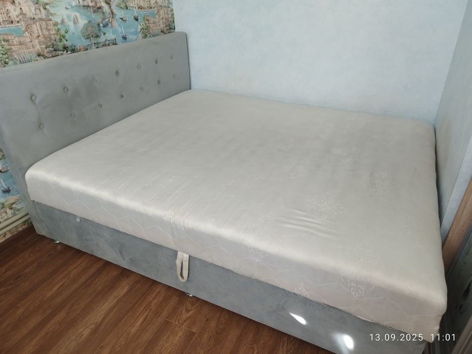 Двухспальная кровать с нишей для белья 160*190 спальное место