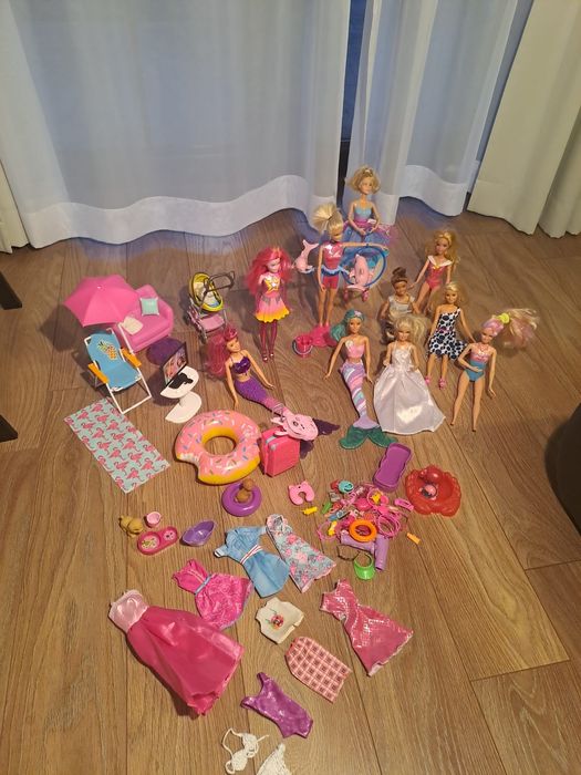 Zestaw lalek Barbie plus akcesoria