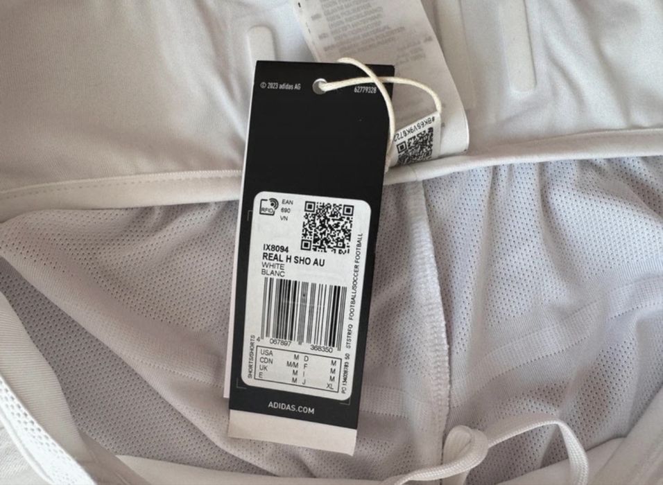 Oryginalne krótkie spodenki Real Madryt Adidas