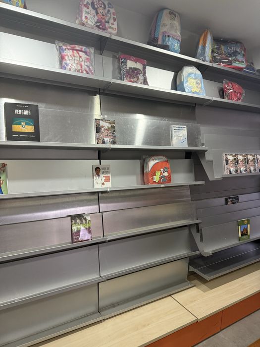 Estante de expositor.