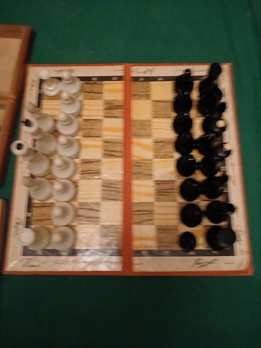 Продам деревянные шахматы