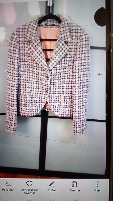 Conjunto de casaco e saia