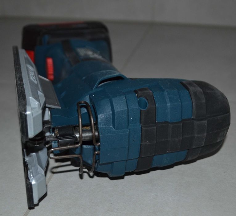 Wyrzynarka Bosch GST 18V-LI S + 1x Akumulator 5.0 Ah Ładowarka