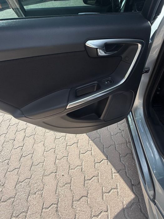 Продам Volvo V60 2012р
