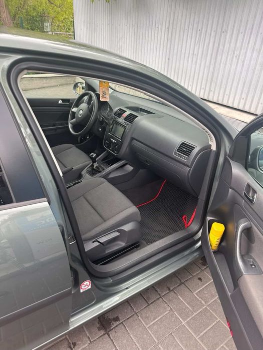 Продам Volkswagen Golf 5 • 2004 рік • 1.6 FSI