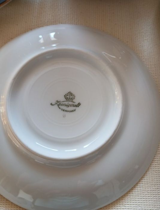 Porcelanowy serwis kawowy Koengszelt .