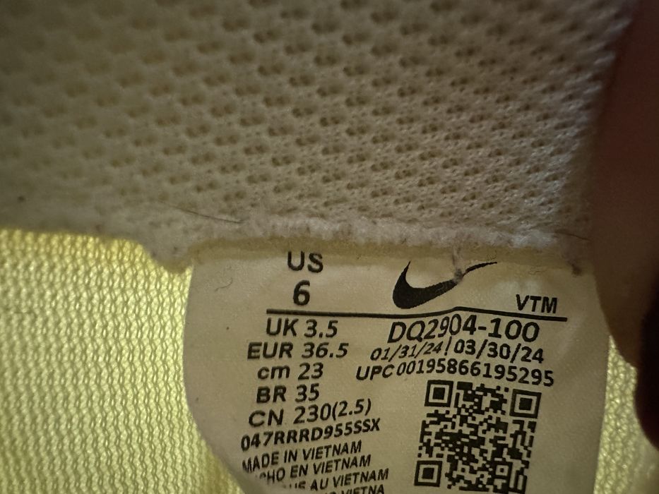 Кросівки Nike Air Max Intrlk WomenS Shoes White DQ2904-100 36 розмір.