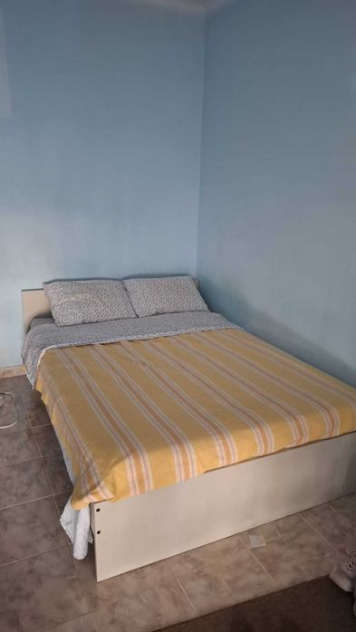 Cama IKEA e colchão (140cmx200cm)