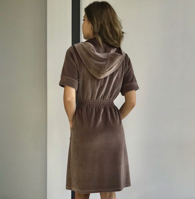 Жіночий домашній велюровий халат з капюшоном на блискавці / молнии