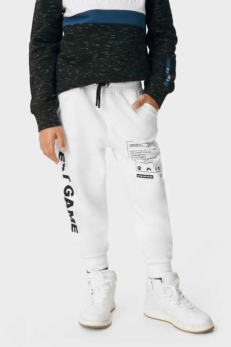 Спортивный костюм на мальчика C&A(Германия),р.140