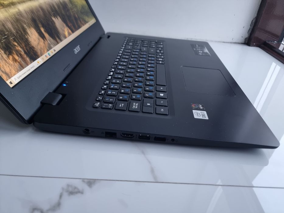 ACER 17.3 / Core i7-1065G7 / Iris Plus / SSD 256gb