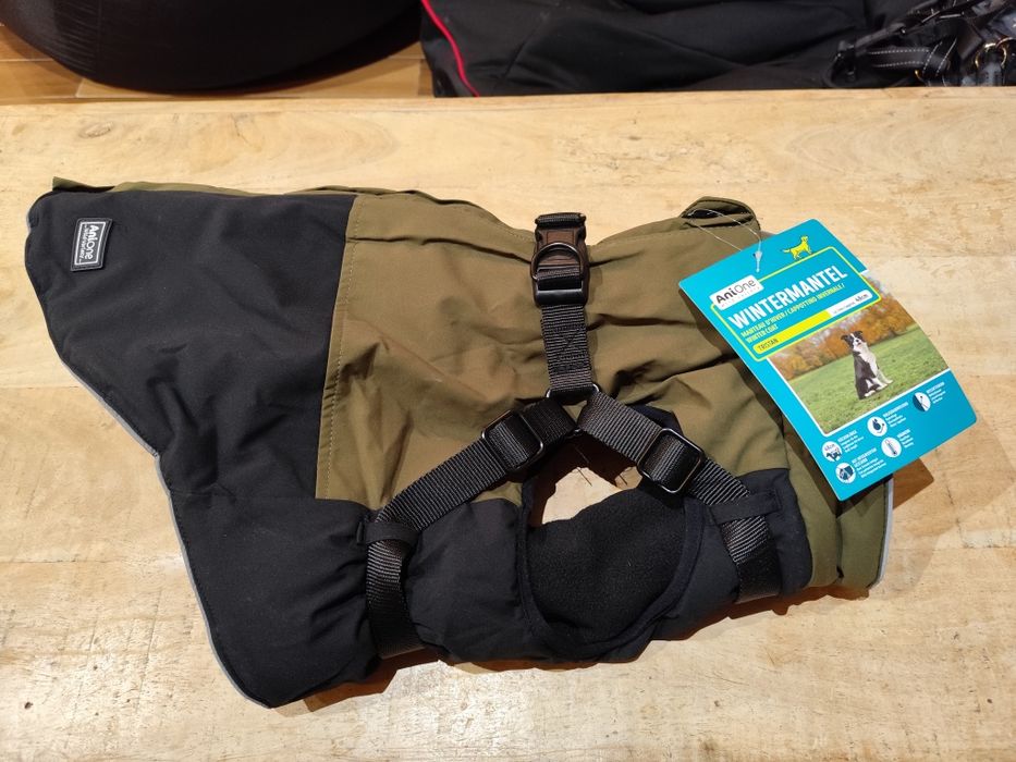 AniOne płaszczyk zimowy dla psa z szelkami Tristan 40 cm