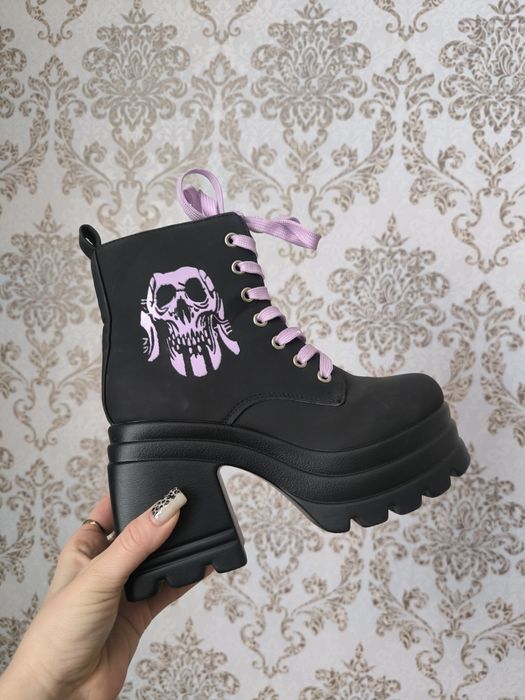 Жіночі чоботи осінні