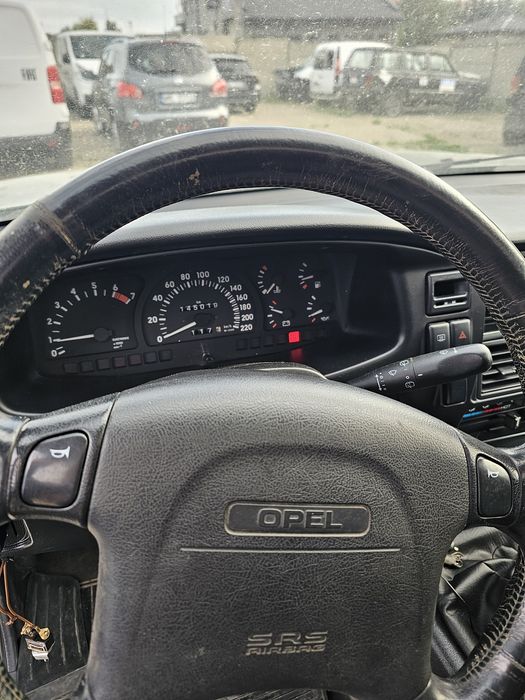 Opel frontera 2.0 benzyna