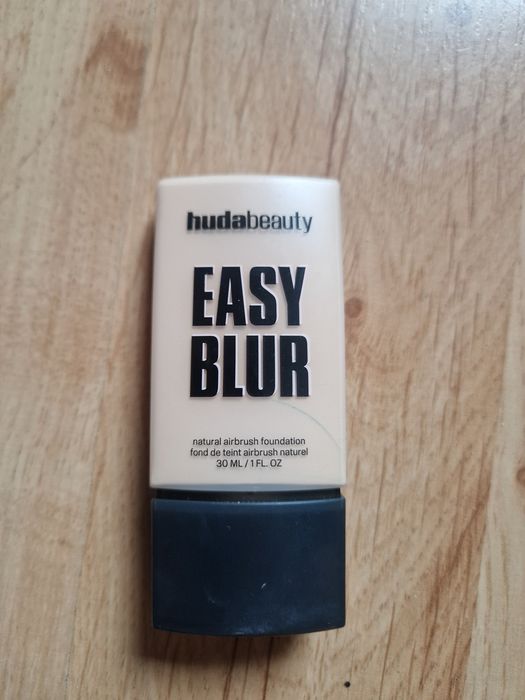 Podkład Easy Blur Huda Beauty 30ml