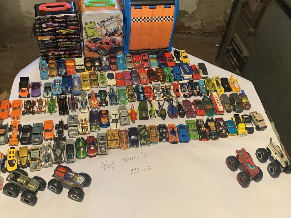 Детские игрушки - машинки