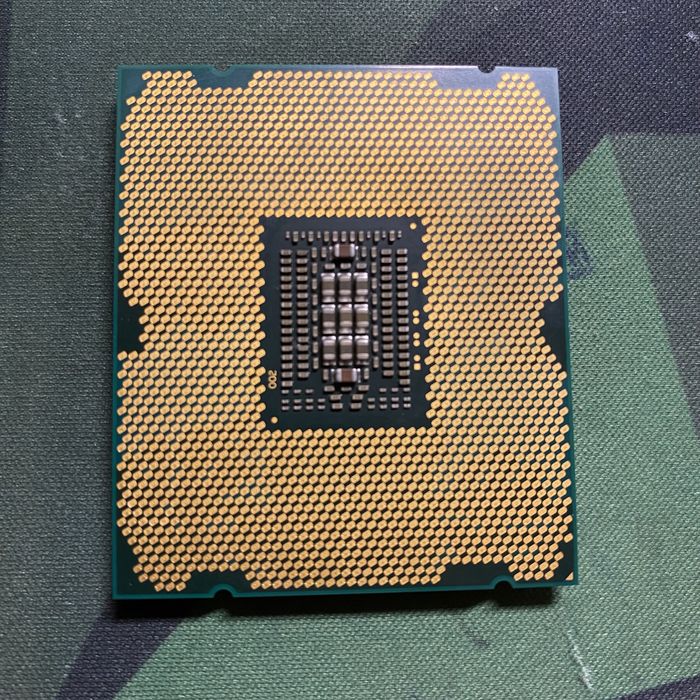 Intel Xeon E5-2690