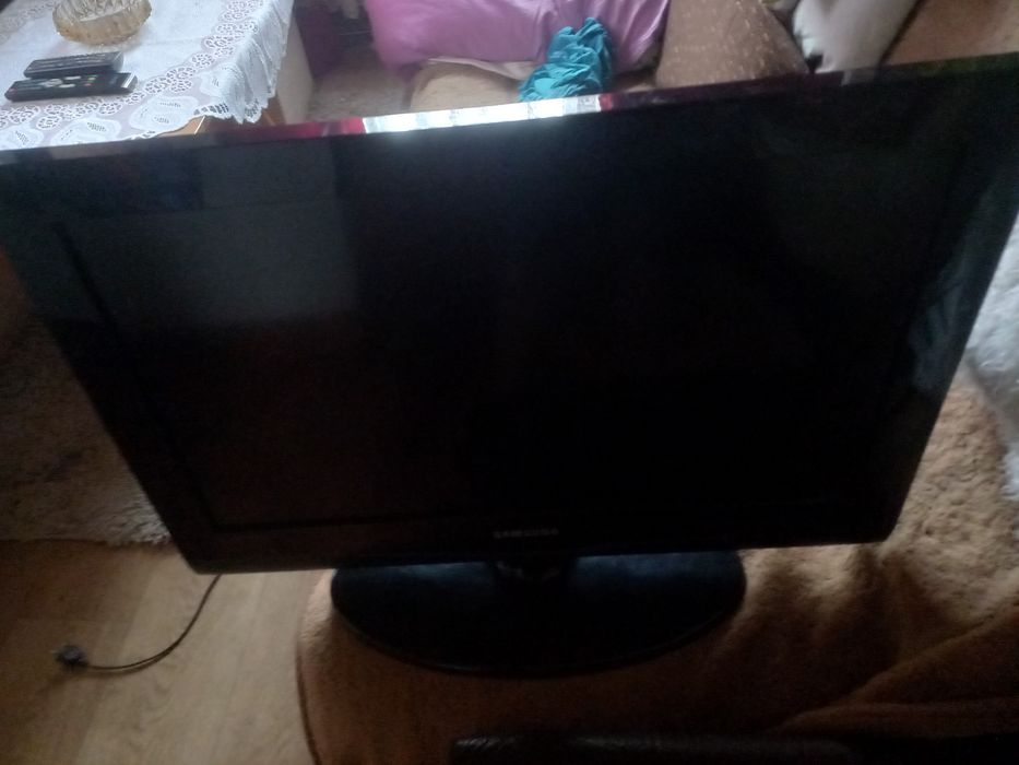 Telewizor Samsung 26cali  Model:LE26C350D1W