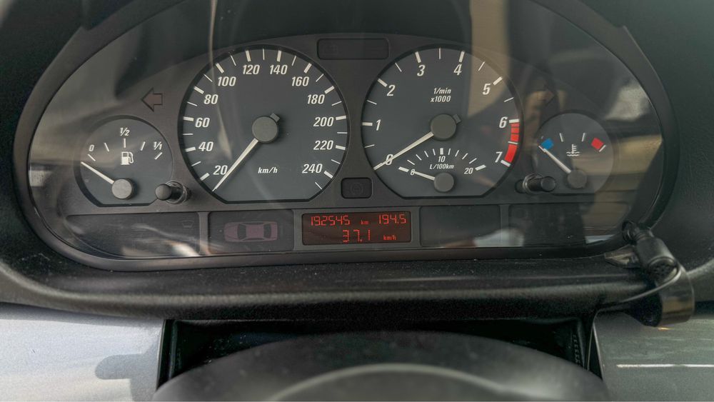 BMW 320 — fotografia 6