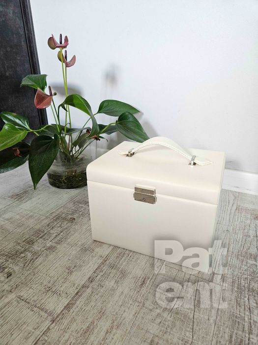 Duża szkatułka z poziomami na biżuterię kuferek kolczyki łańcuszki