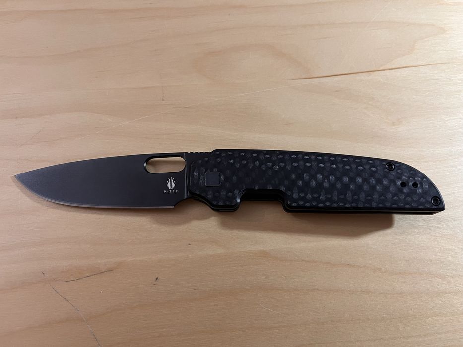 Nóż składany Kizer Vanguard Varatas V3637A1 Black Nitro V, G10 Carbon Fiber, projekt Jacob Lundquist