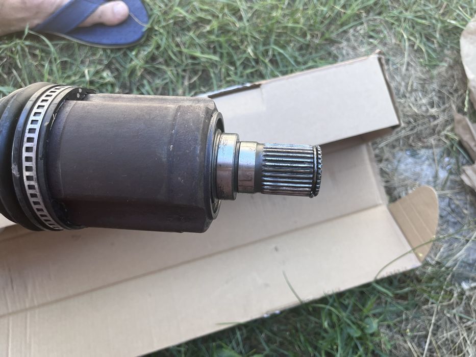 Напіввісь/Полуось Acura MDX/ Honda Pilot