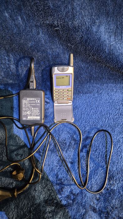 мобільний телефон Sony CMD-Z5