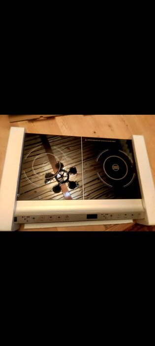 Kuchenka indukcyjna dwupolowa