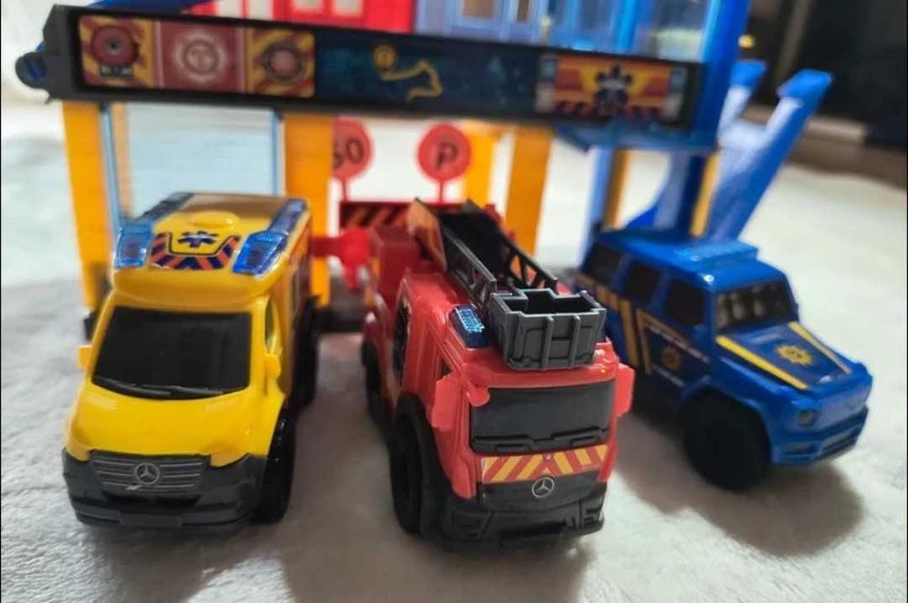 Zestaw pojazdów mini stacja ratownicza 3 pojazdy