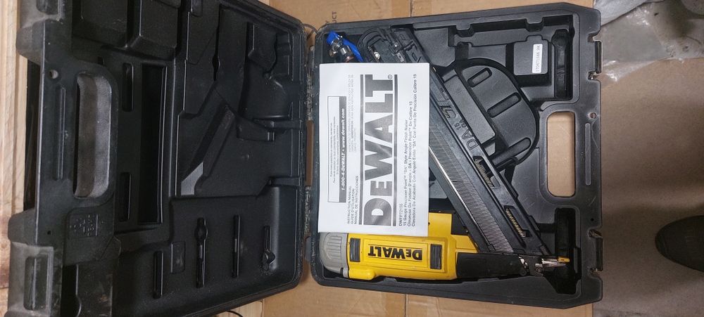 Цвяхозабивач! Нейлер фінішний Dewalt 25мм-64мм. 15 калібр.