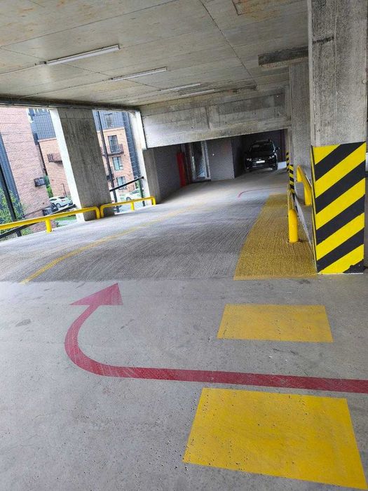 Пропонується паркомісце в ЖК «Клубне містечко 12» (Івано-Франківськ).