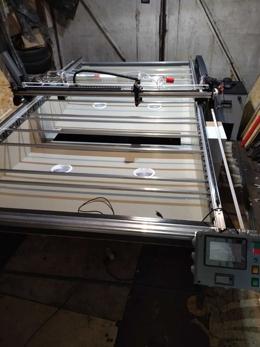 Лазерний станок CO2 із ЧПК/ВИРОБНИЦТВО