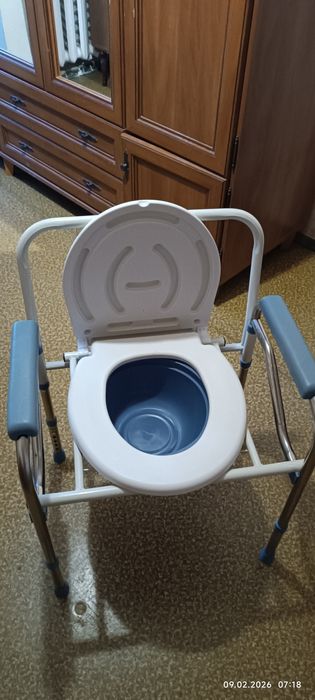 Стул туалет для инвалидов.