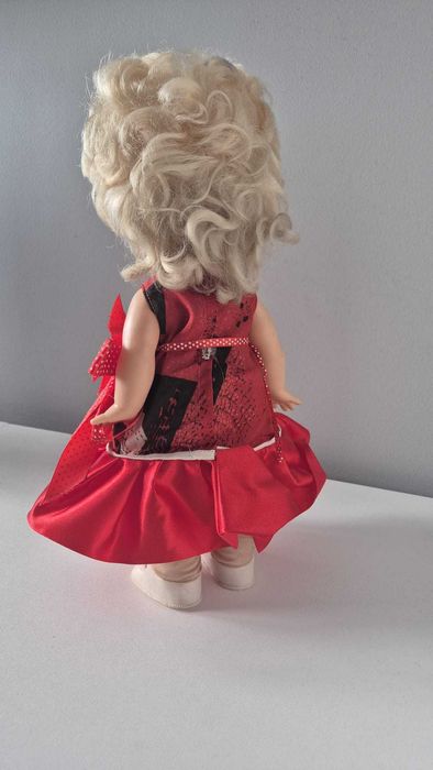 Lalka kolekcjonerska (38 cm)