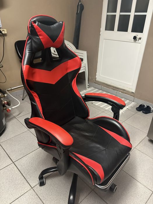 Cadeira Gaming Vermelha e Preta