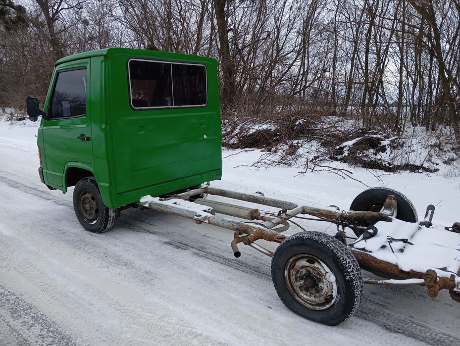 Мерседес MB 100 вантажний