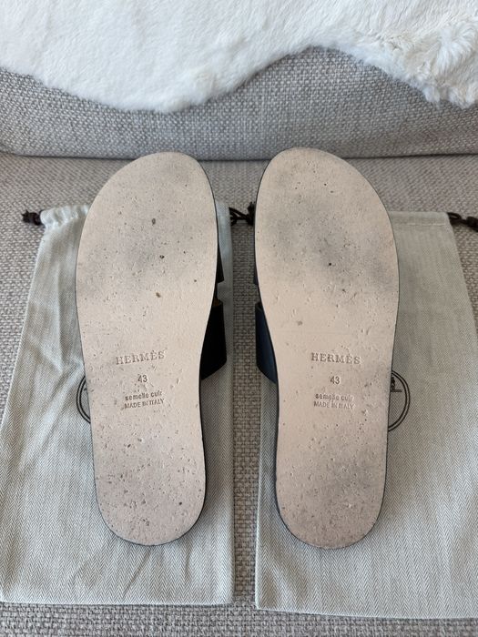 Hermès Izmir Black Leather H Sandals – Size 43