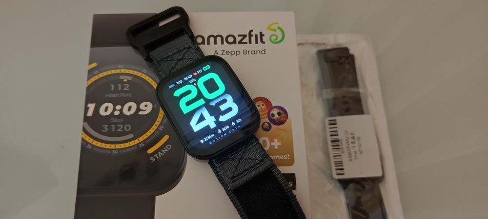 Смарт-часы Amazfit BIP 5 + защитный чехол