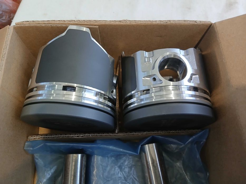 Два новых поршня,кольца, пальцы ВАЗ на 79,8 мм (AMP) для МТ Днепр Урал