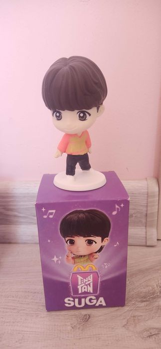 Іграшки BTS з макдональса