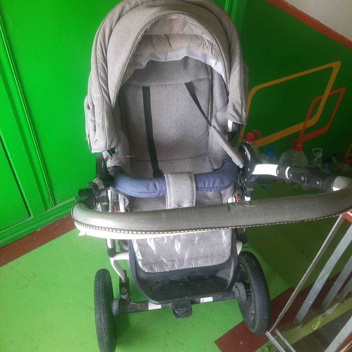 Коляска прогулочная