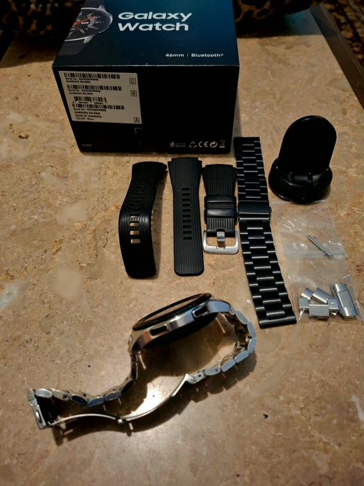 Samsung Galaxy Watch 46mm Silver (Bluetooth) – Usado em Ótimo Estado + Extras