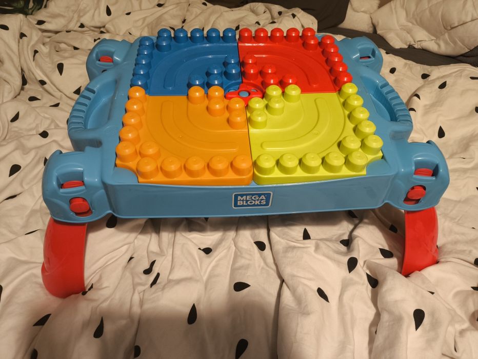 Stolik do klocków megabloks