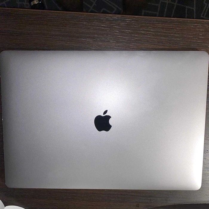 MacBook Pro A2141 (I7,16GB,4GB VRAM, 512SSD) (Обмін)