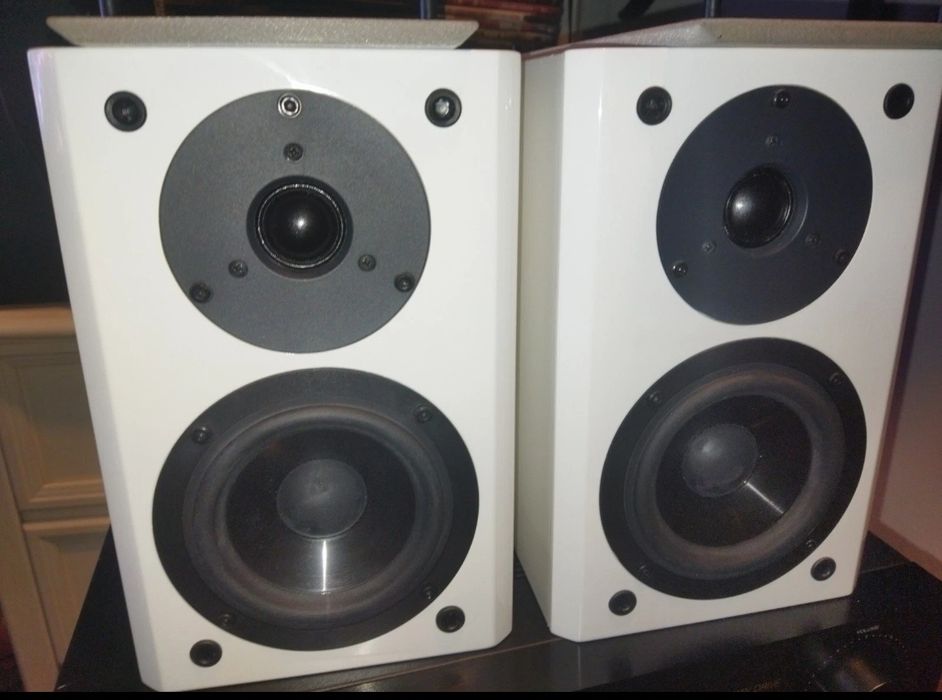 Продам колонки Yamaha NX-E700, гарний стан, 40/110 Вт, ексклюзивний колір!