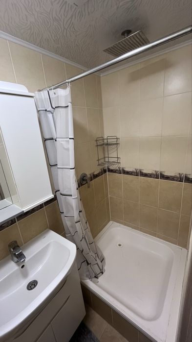 Продам дворівневу квартиру-гостинку