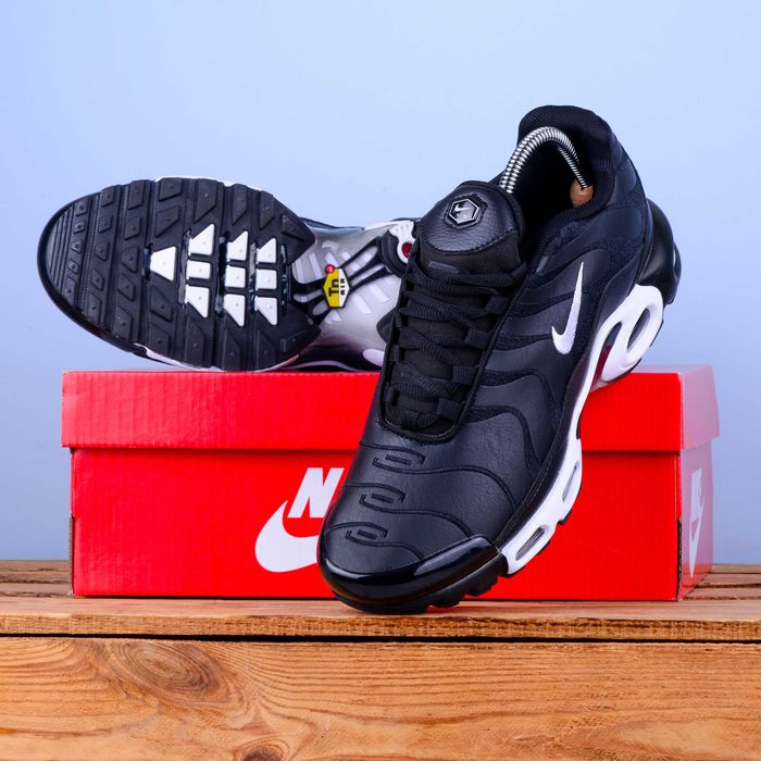 (2295) Кросівки Nike Air Max TN Plus чорні з білим (41-45) найк найки