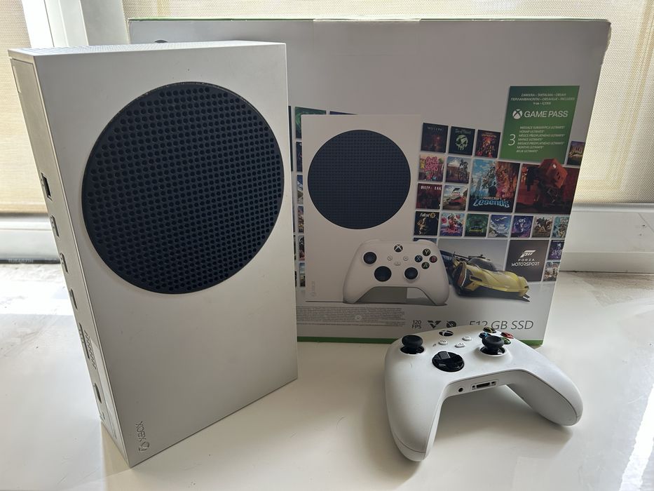 Продам Xbox Series S 512ГБ, мінімальний торг