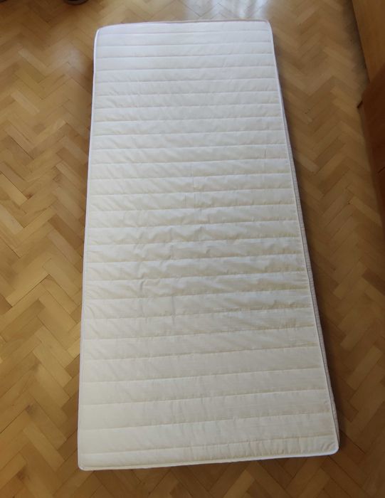 Materac 90x200 DREAMZONE (JYSK) – twardy, jak nowy