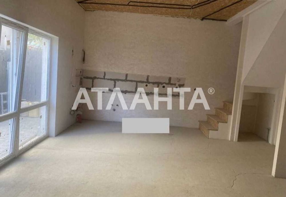 Таунхаус площею 62 м² з підведеною електрикою, газом, теплою підлогою.